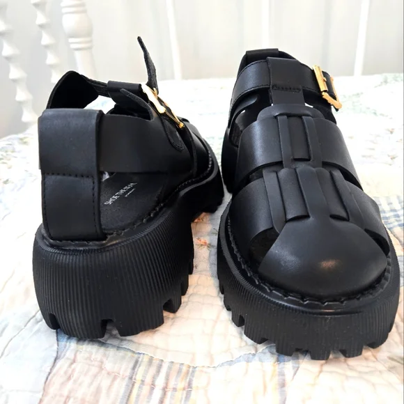 Black leather fisherman Sandals made in Portugal. Size 7.5 - Picture 2 of 4